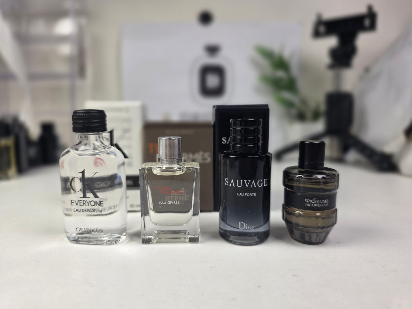 .Pack Promo 4 Miniatures Sauvage + Calvin Klein + Hermes + Spicebomb